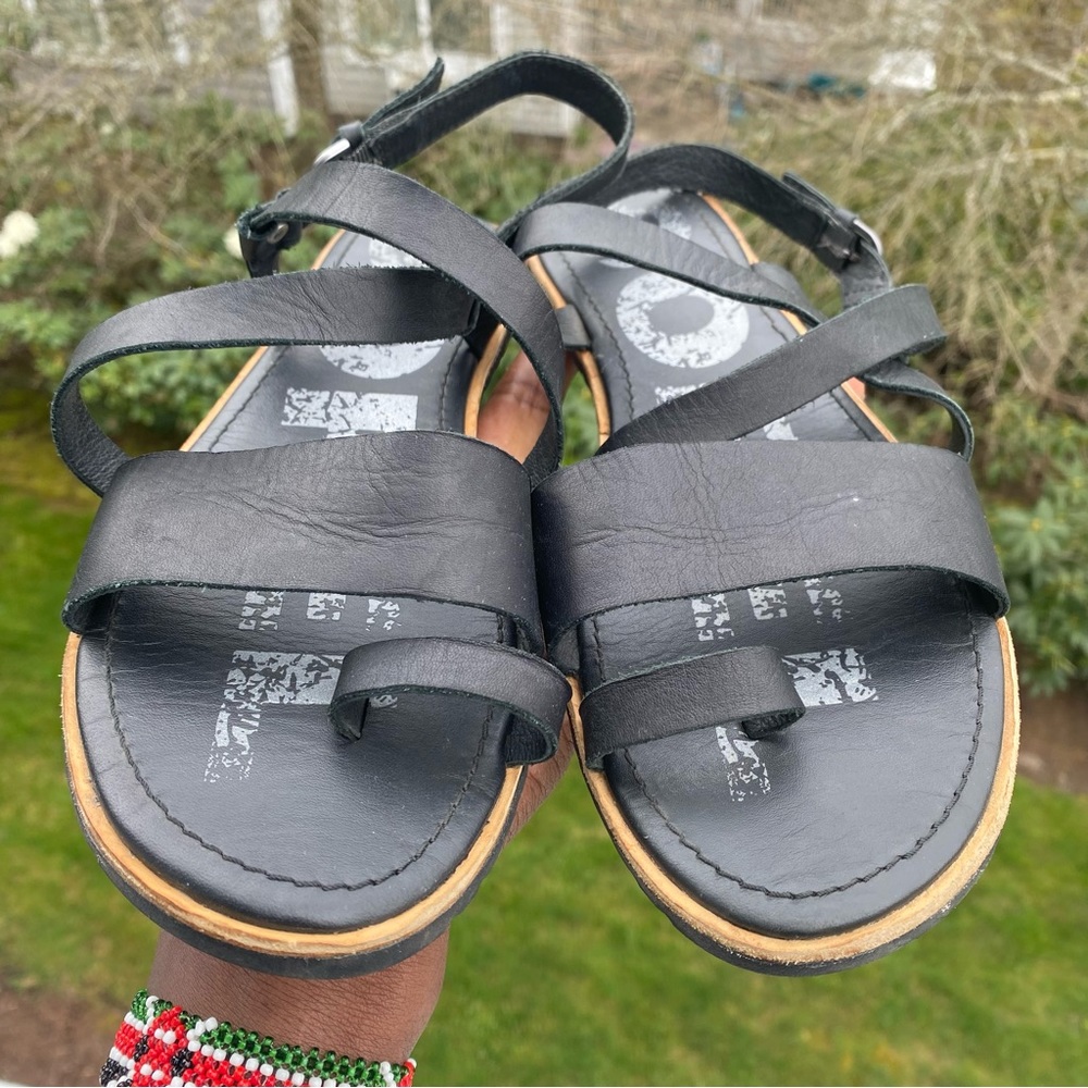 Sorel Ella Criss Cross Black Leather Strappy Sandals Shoes NL3281-010 Womens 9 - Picture 5 of 9